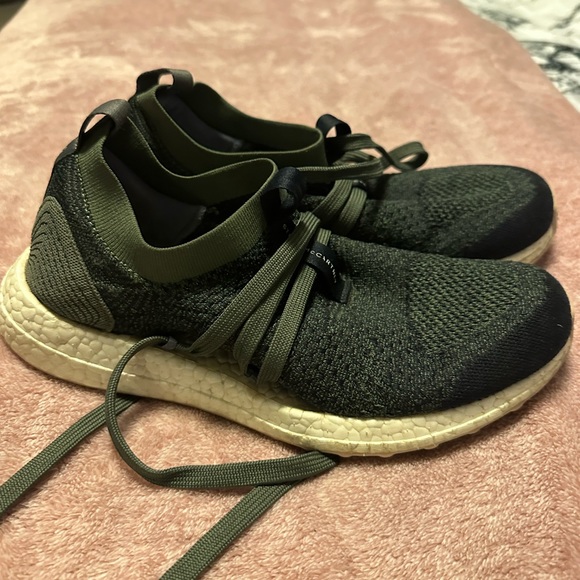 Adidas by Stella McCartney. Green. Size 9 - Picture 2 of 6